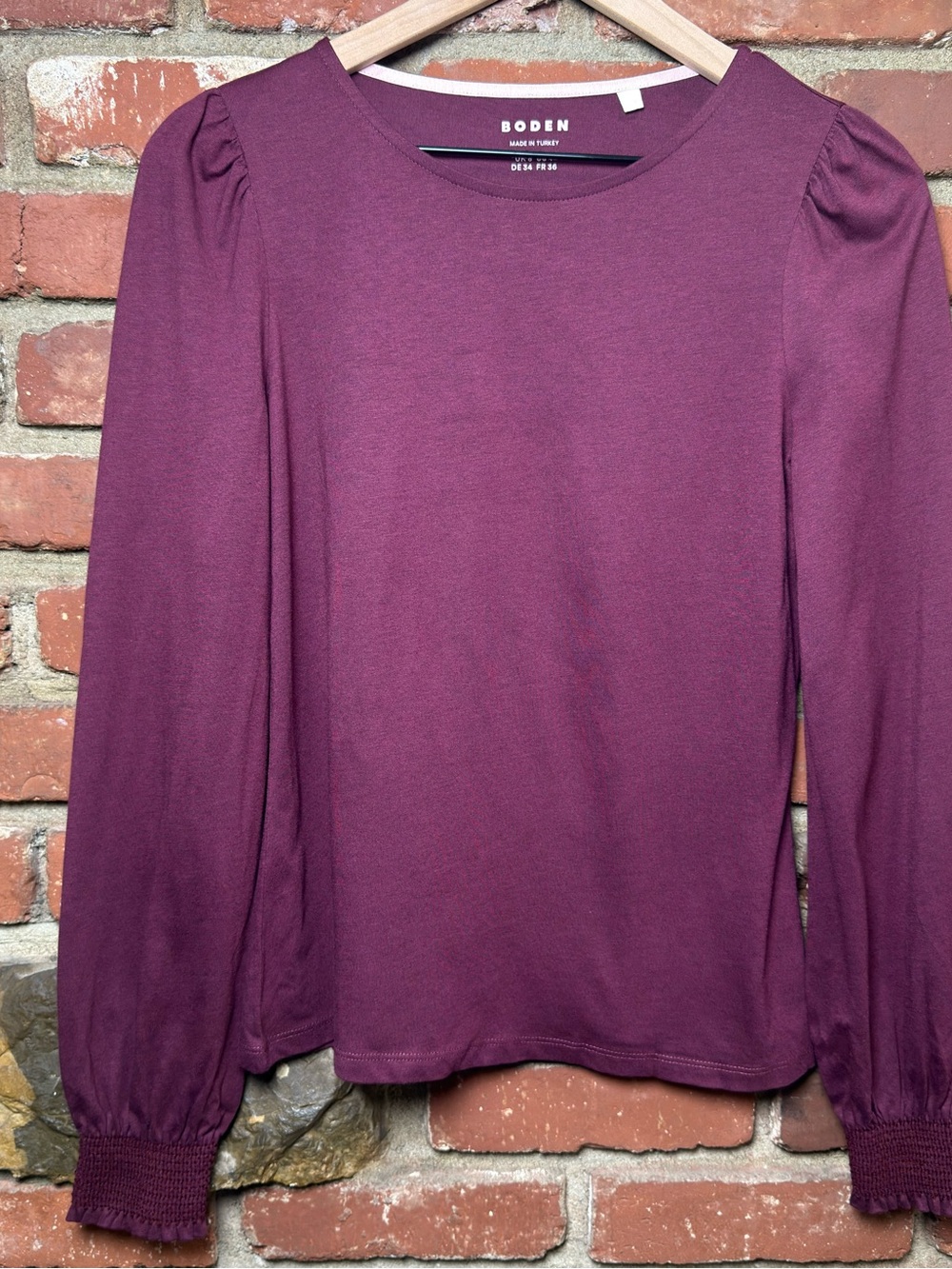Boden Women’s Maroon Smoked Cuff Supersoft Top size 4 puff long sleeve